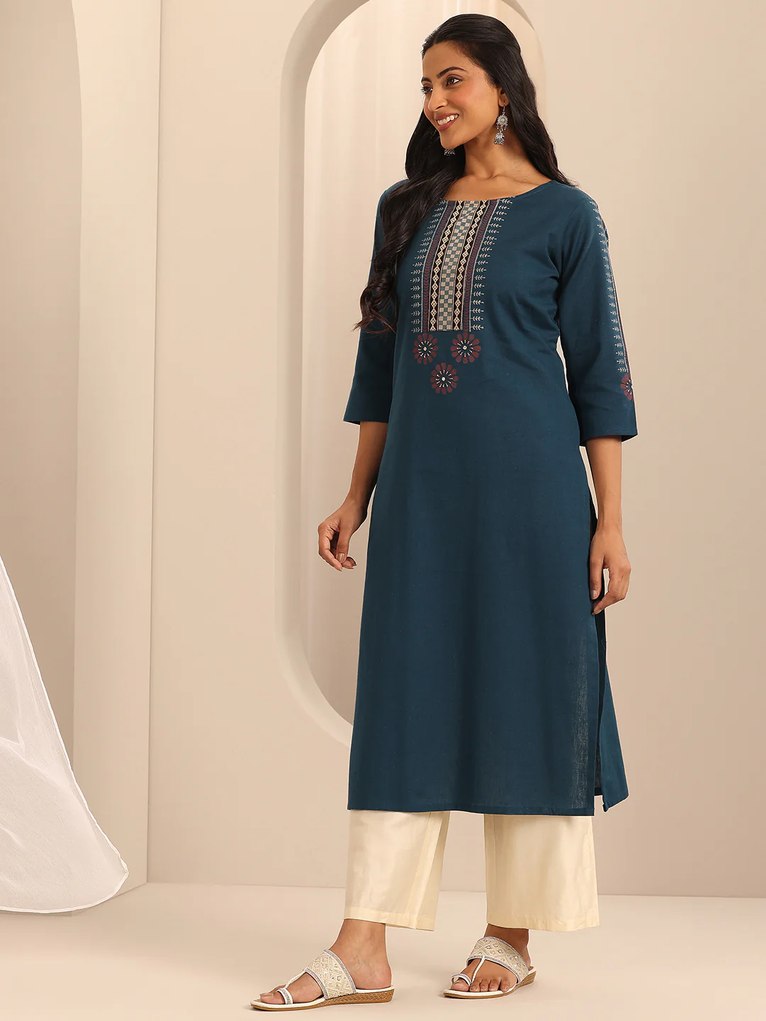 98215O_3.webp Navy Printed Cotton Blend Straight Kurta - Image 1